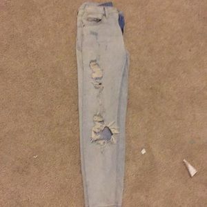 Baggy ripped jeans